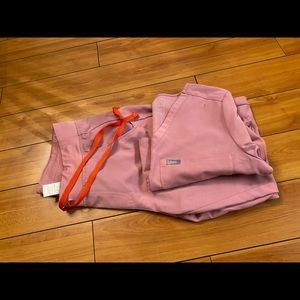 Figs Scrubs - Color Chalk Pink